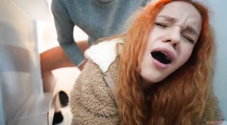 I got stuck in the fucking fridge and my stepbrother fucked me in the pussy for creampie!