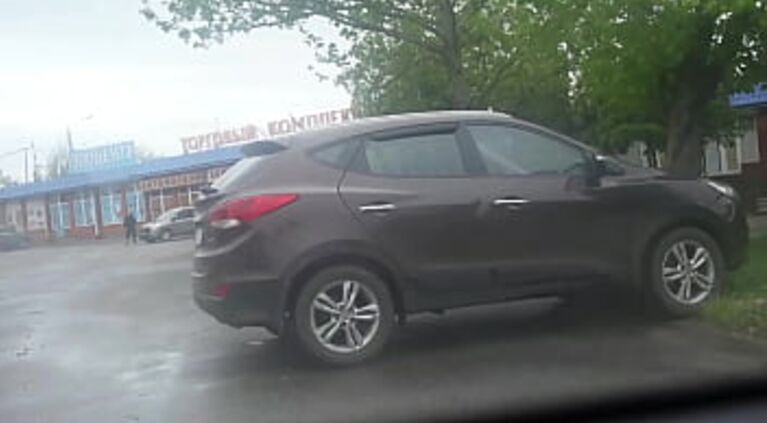 Anal sex in the car with a lover