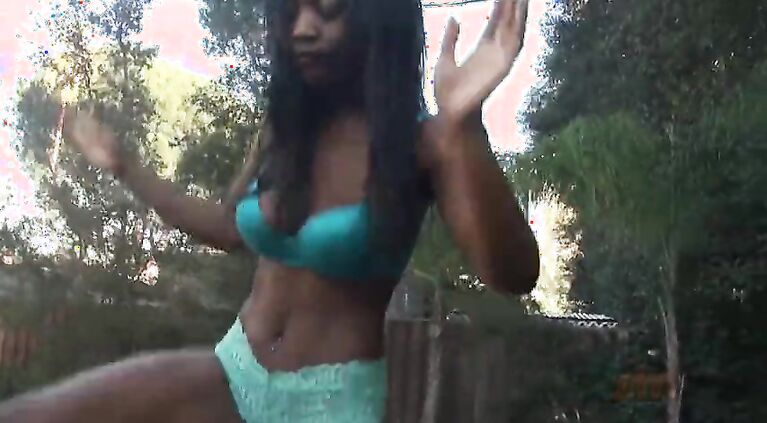 Cute and sexy amateur babe Ivy Sherwood – ebony creamy pussy masturbation