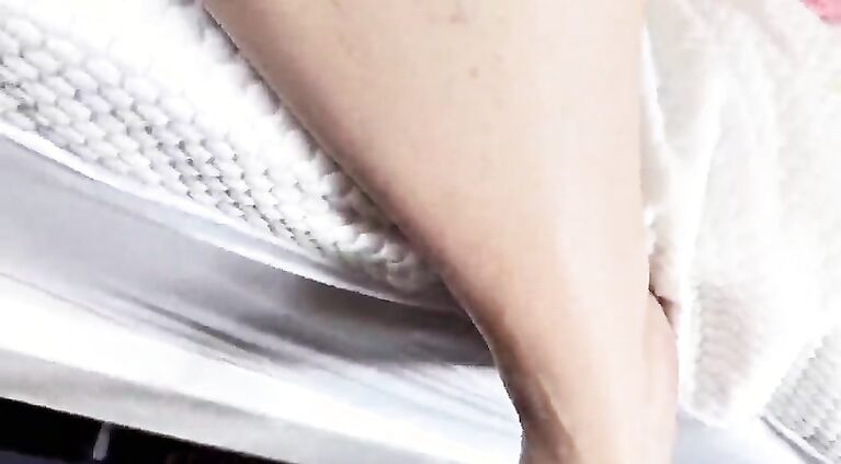 Big ass Pawg Milf walked out of the church and started peeing publicly - BBW SSBBW, thick ass, big fat ass, pissing, fat girl