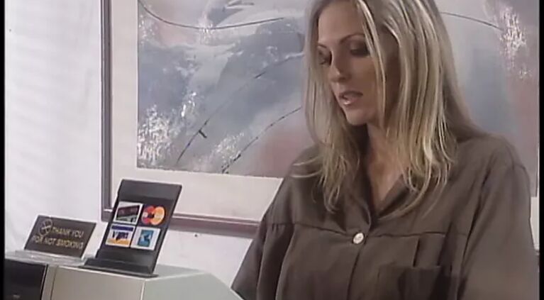Blonde bombshell with perfect body gets banged in her ass