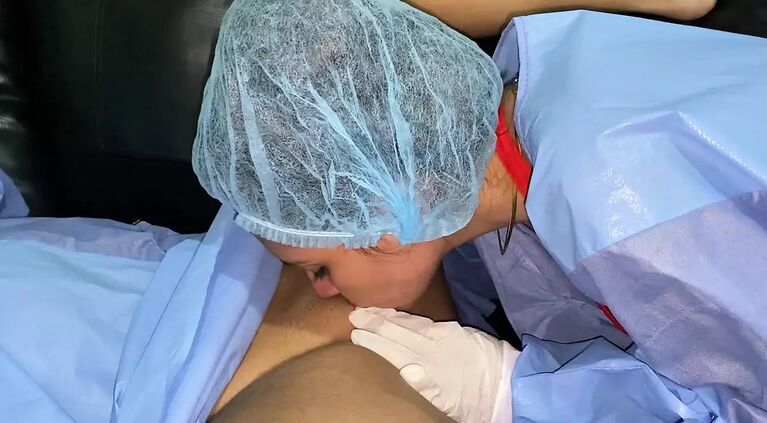 I fuck with my doctor when I was going to my appointment she licks my pussy