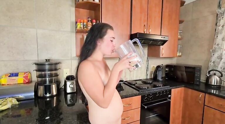 Swallowing a delicious pee and fruit shake after giving a cock a sloppy blowjob | deepthroat