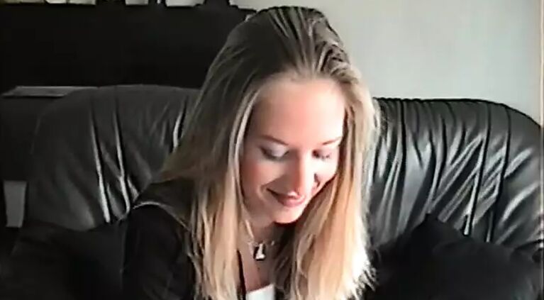 I let Lucie taste my cock, a blonde who loves masturbation and greedily licks my head