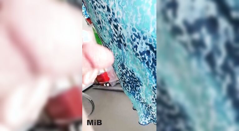 I persuaded my girlfriend to try to cum in her mouth,And what did it end up as