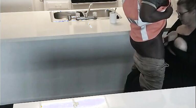 Horny Housewife Fucks Black Construction Worker